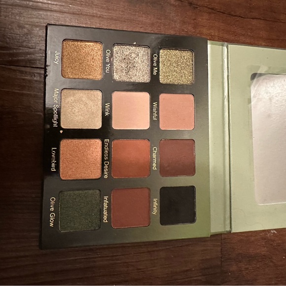 Violet Voss I Olive You Forever Palette - Picture 2 of 2